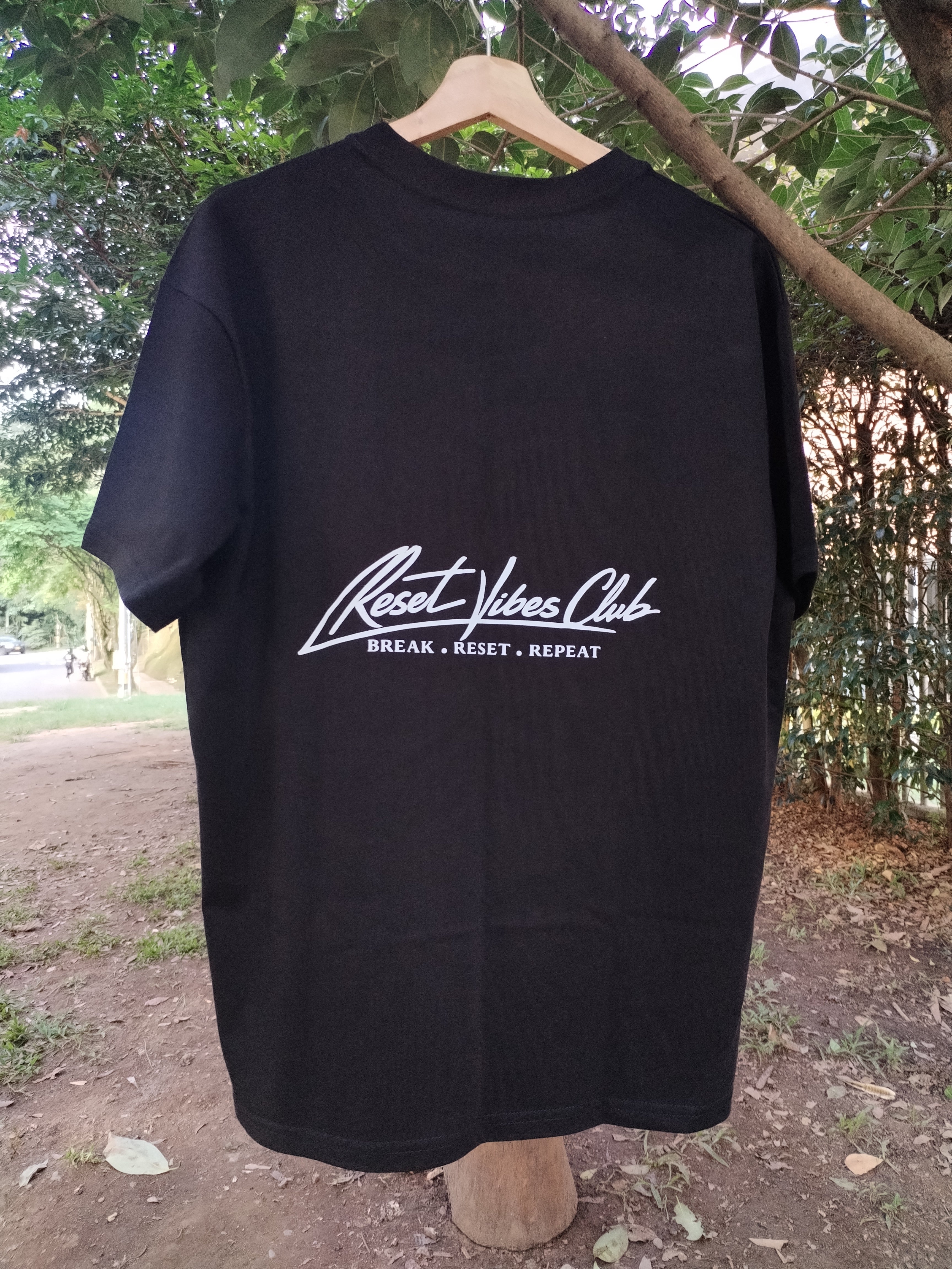 CAMISETA SEMI OVERSIZED MASCULINA NEGRA RV