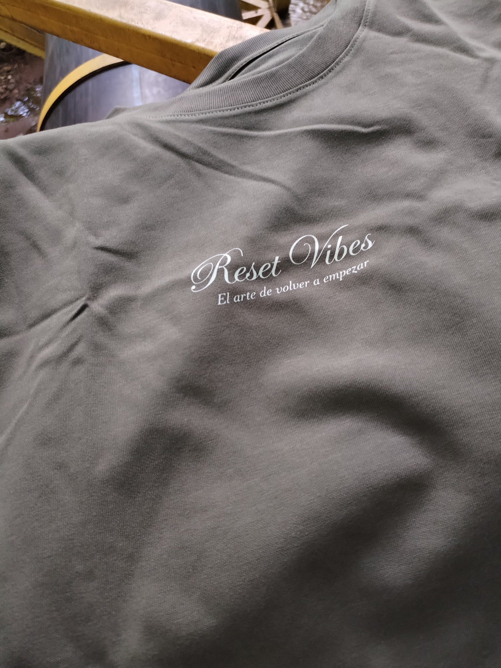 CAMISETA SEMI OVERSIZED MASCULINA MONACO VERDE OLIVO