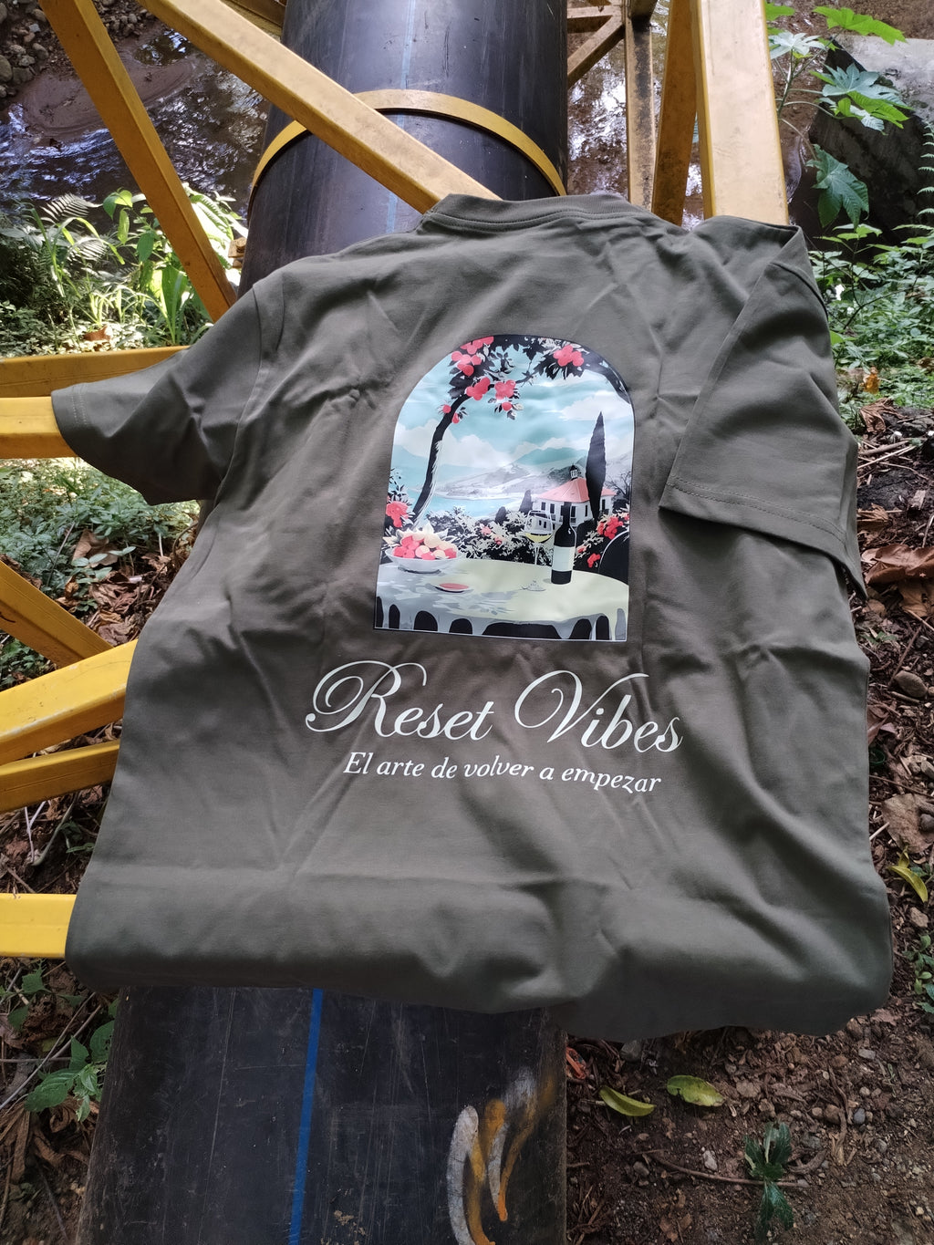 CAMISETA SEMI OVERSIZED MASCULINA MONACO VERDE OLIVO