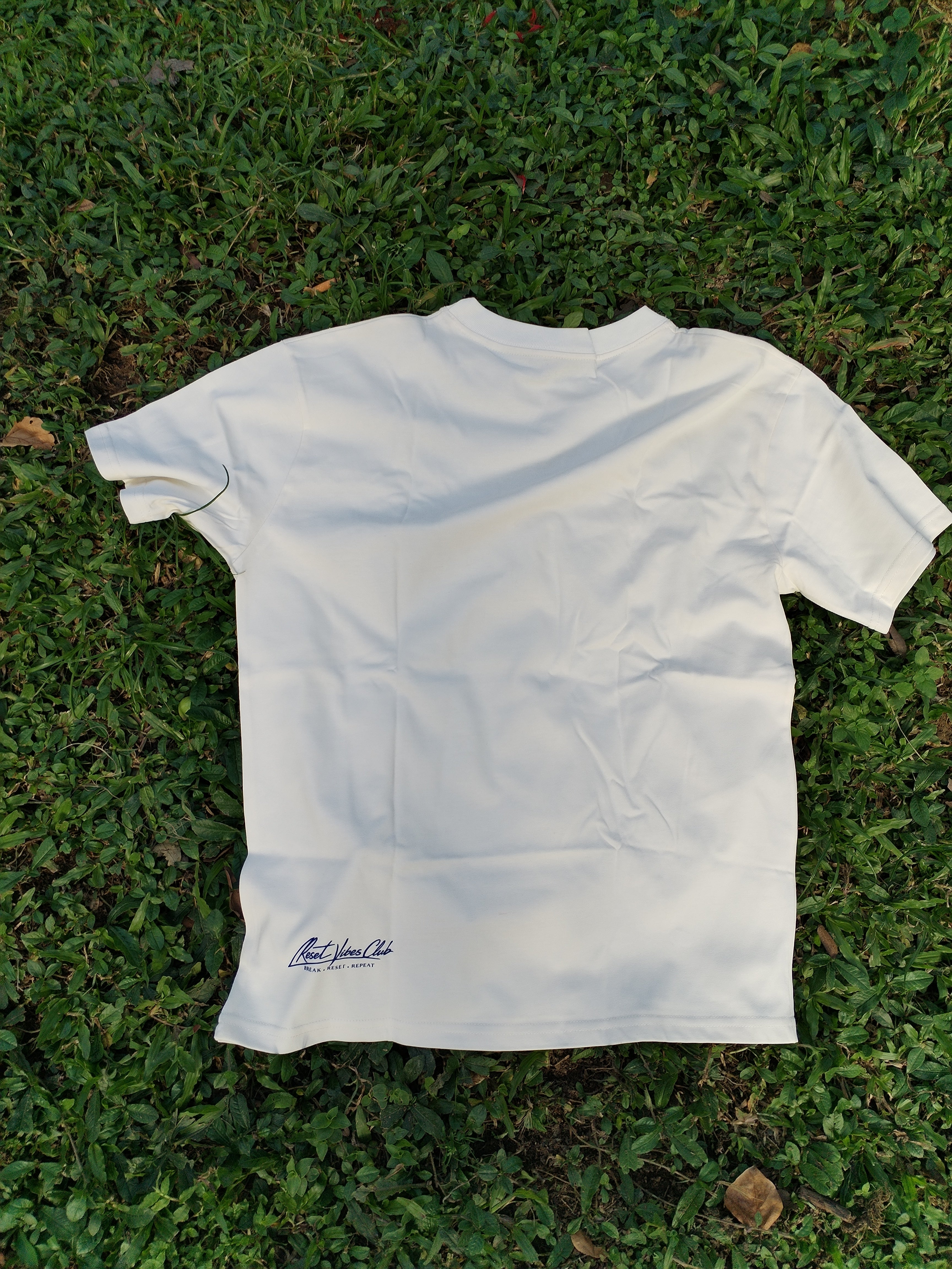 CAMISETA SEMI OVERSIZED MASCULINA RV IVORY