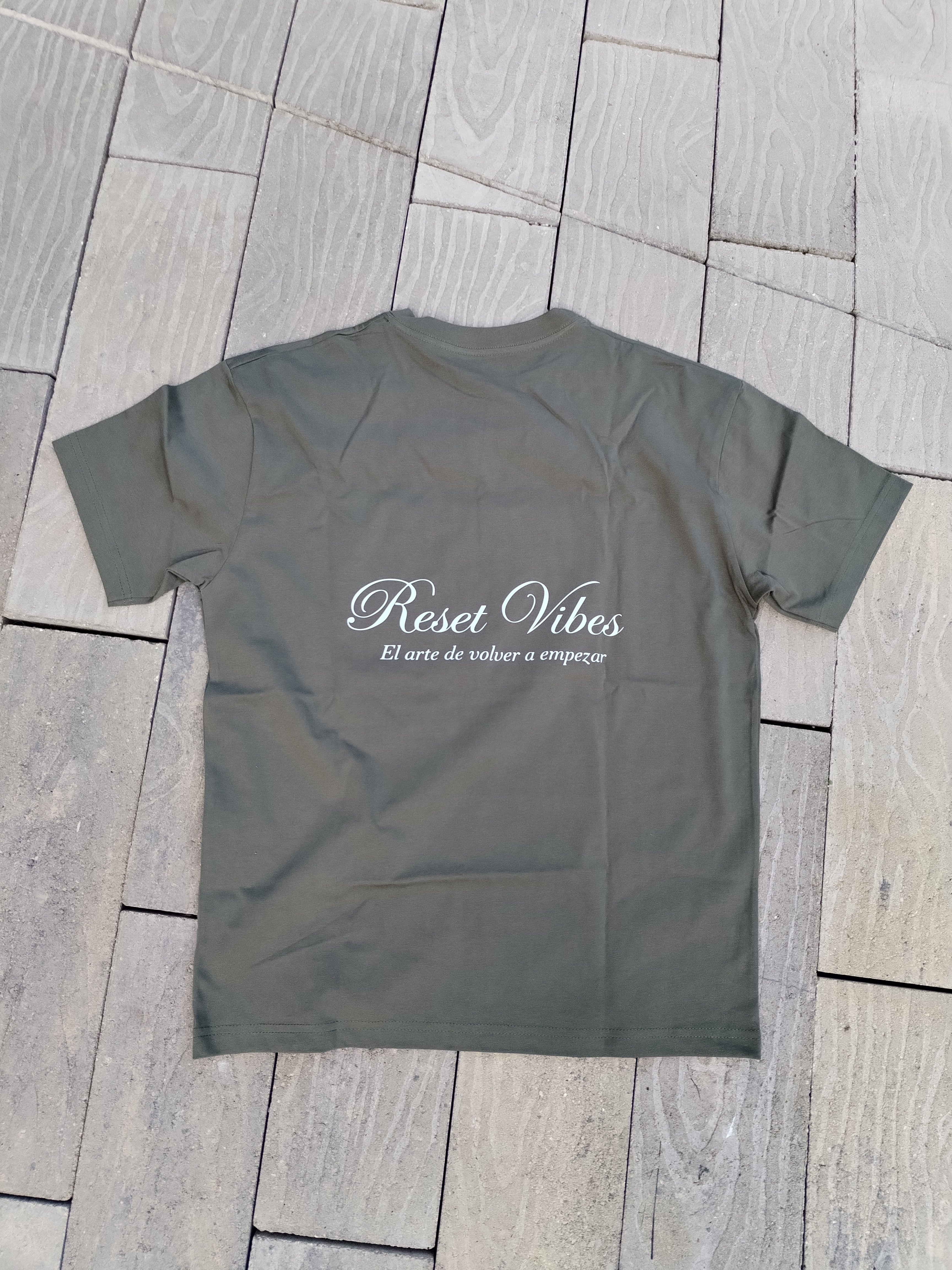 CAMISETA SEMI OVERSIZED MASCULINA RV VERDE OLIVO