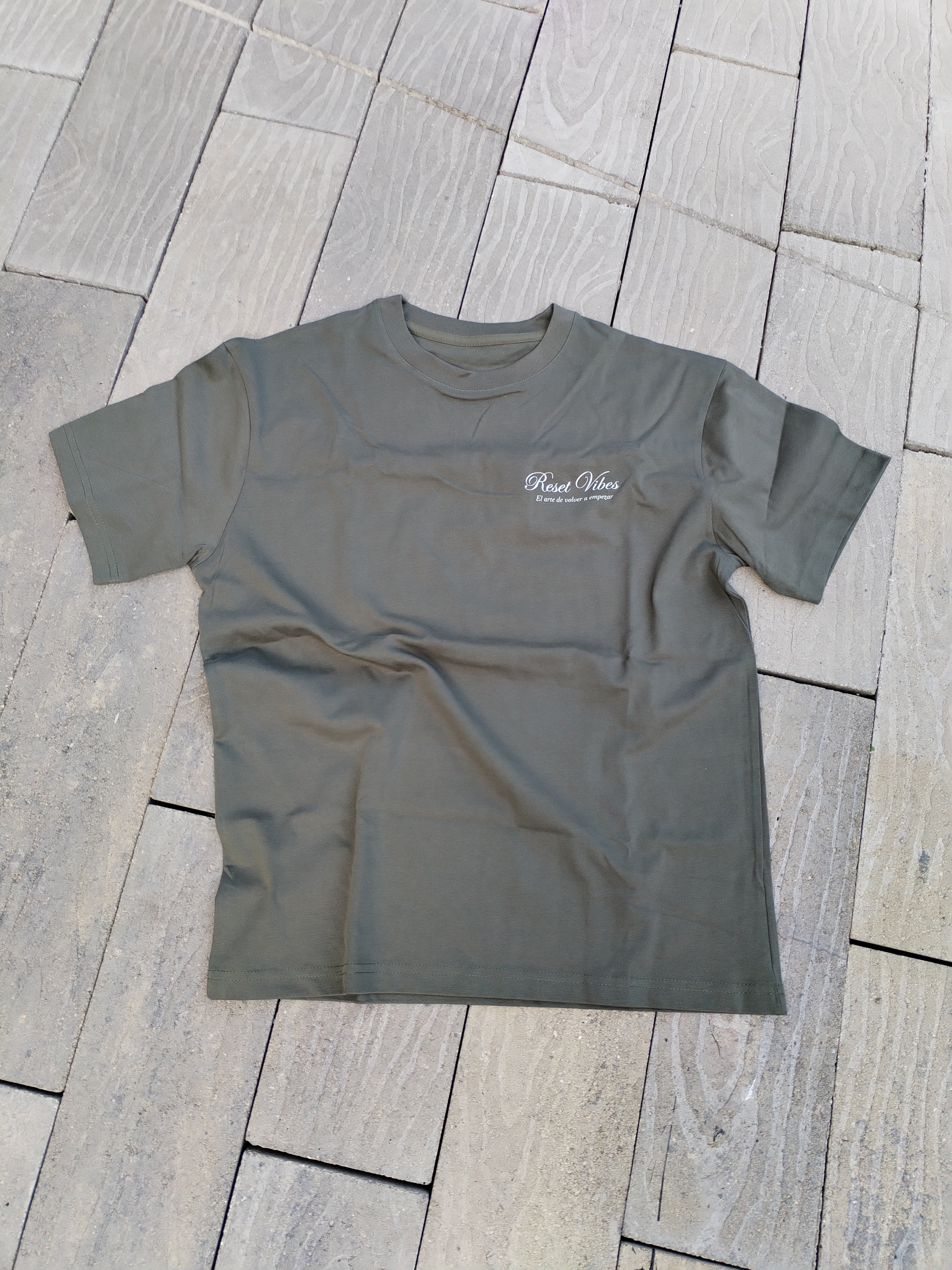 CAMISETA SEMI OVERSIZED MASCULINA RV VERDE OLIVO