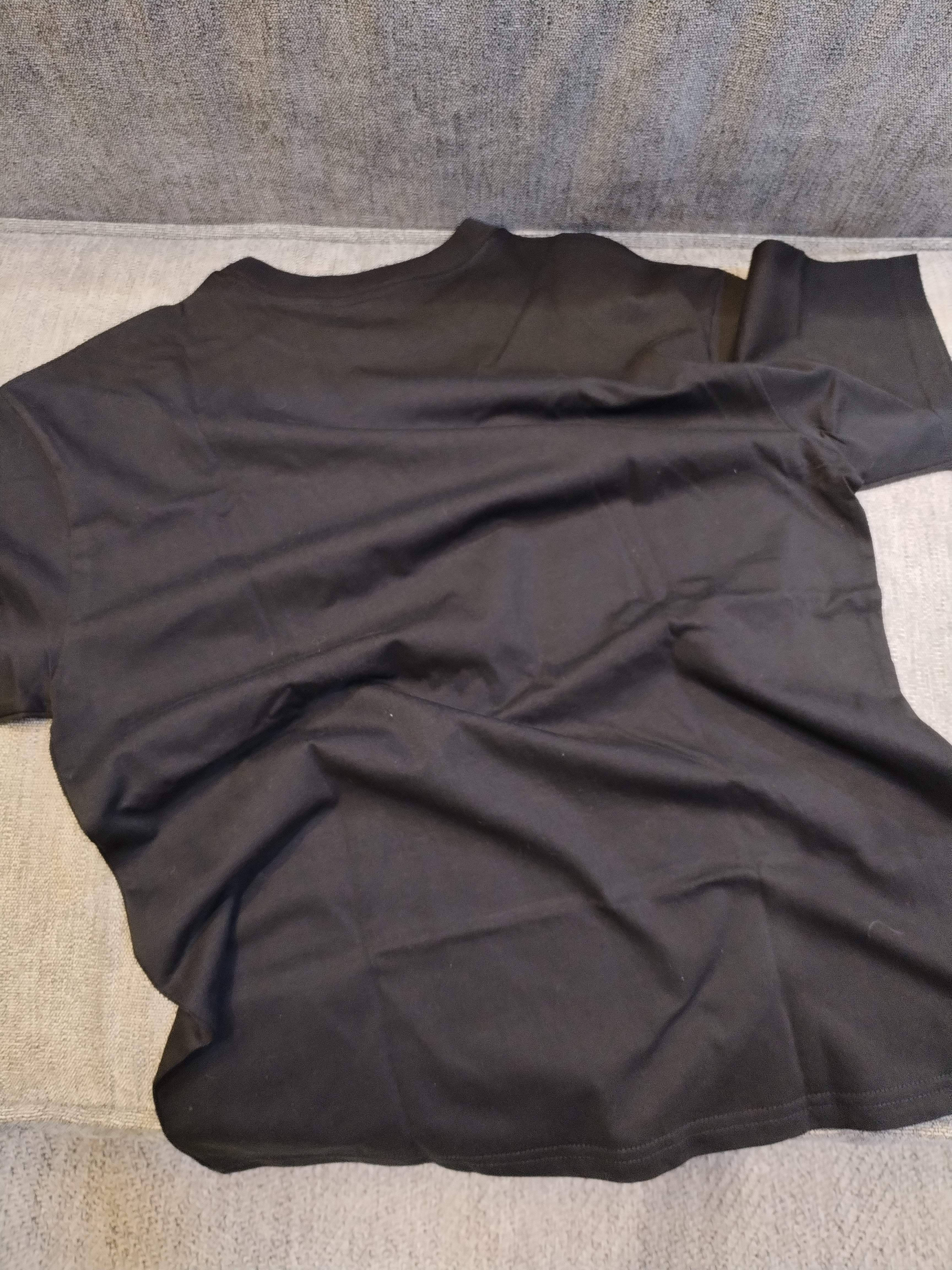 CAMISETA SEMI OVERSIZED MASCULINA TOKYO NEGRA