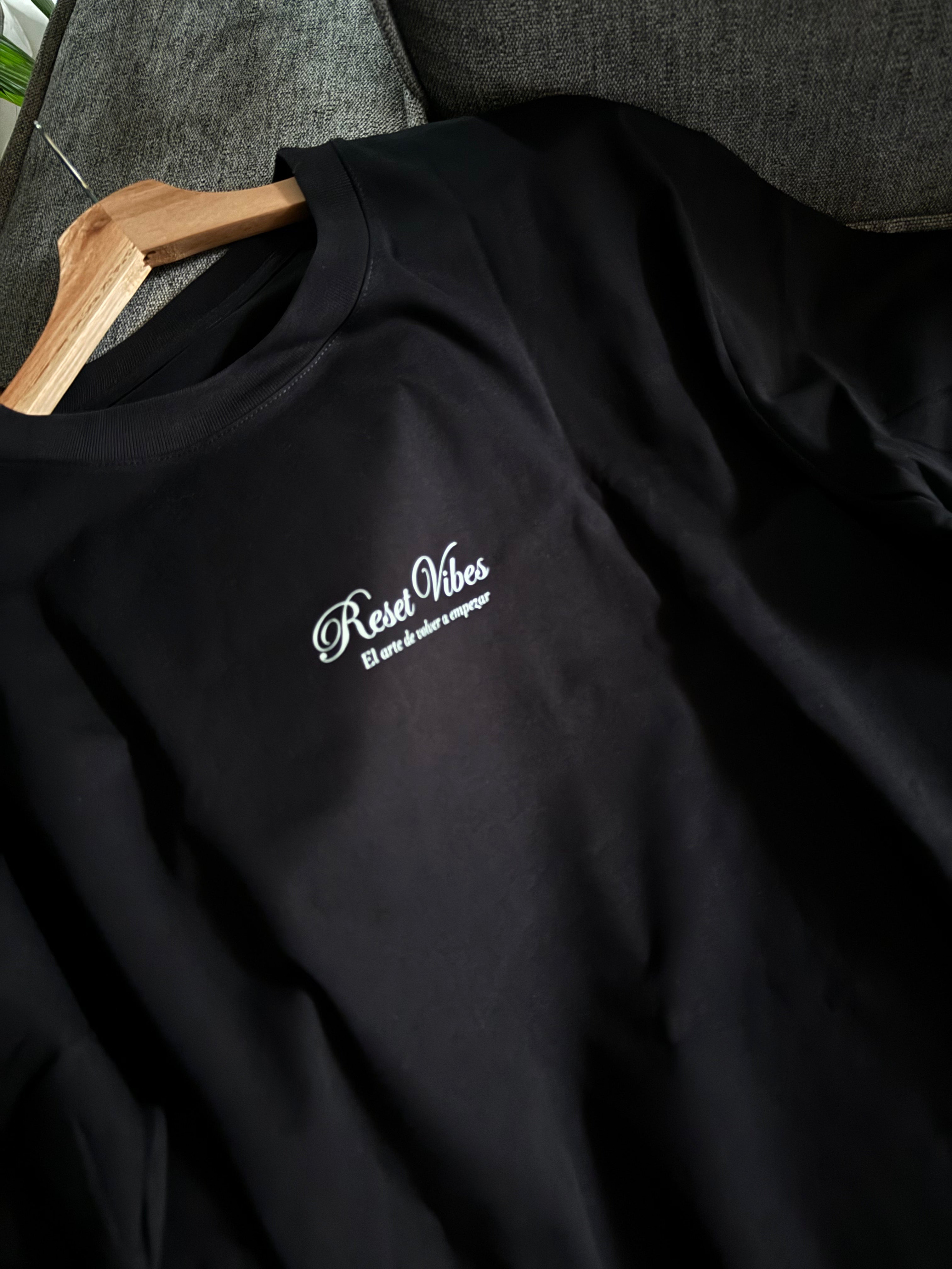 CAMISETA SEMI OVERSIZED MASCULINA MONACO NEGRA