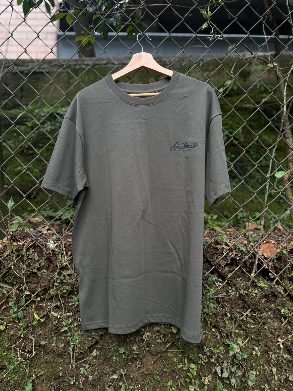 CAMISETA SEMI OVERSIZED MASCULINA DOLLAR VERDE OLIVO