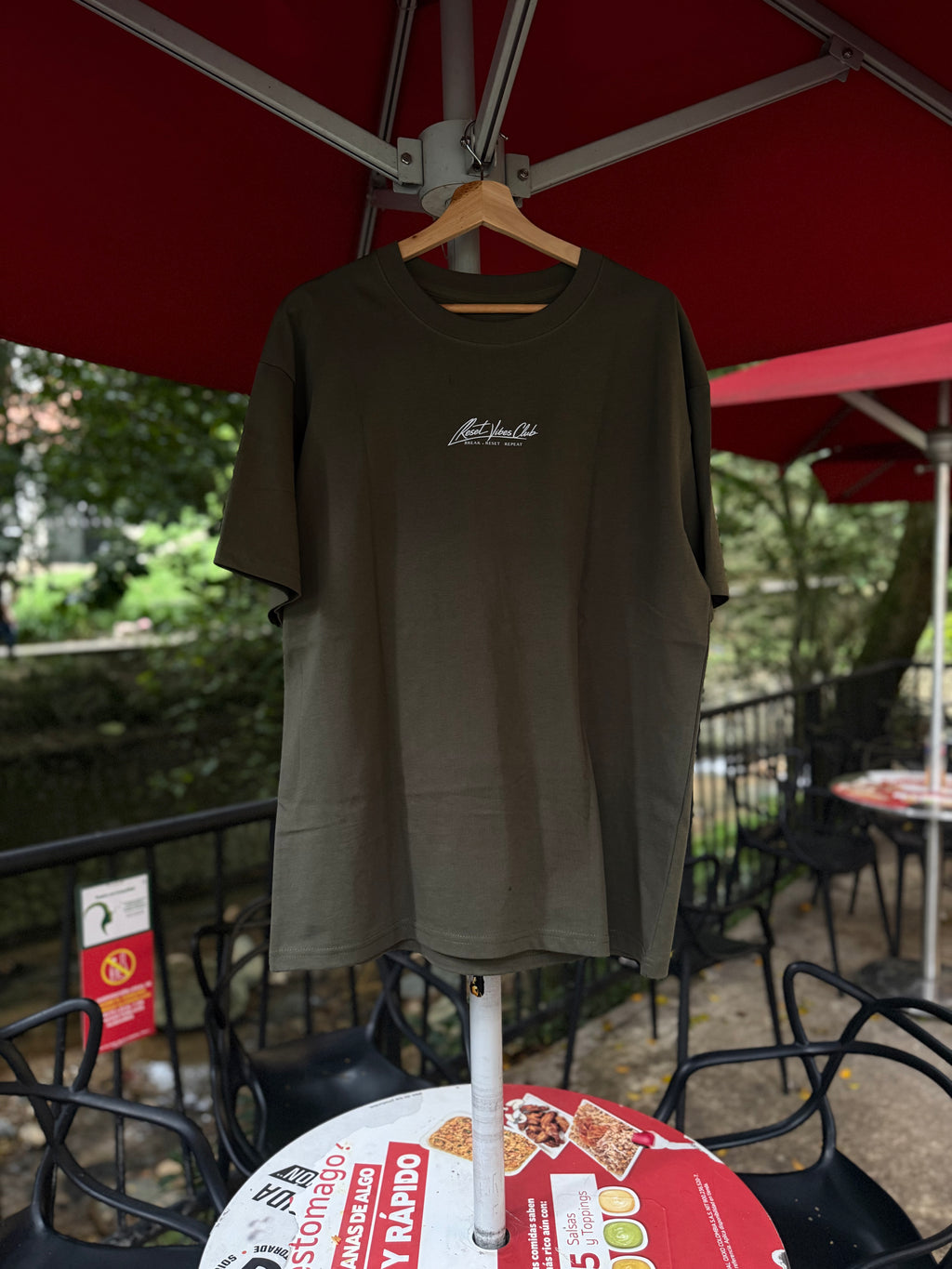 CAMISETA SEMI OVERSIZED MASCULINA ANGEL VERDE OLIVO